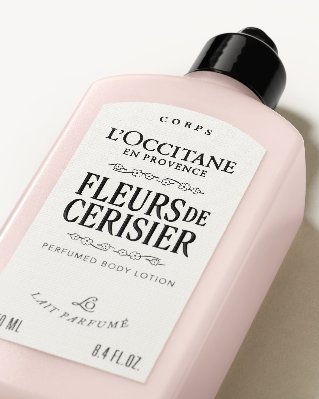 Fleurs de Cerisier Locion Shkëlqyes për Trupin