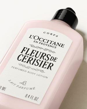 Fleurs de Cerisier Locion Shkëlqyes për Trupin
